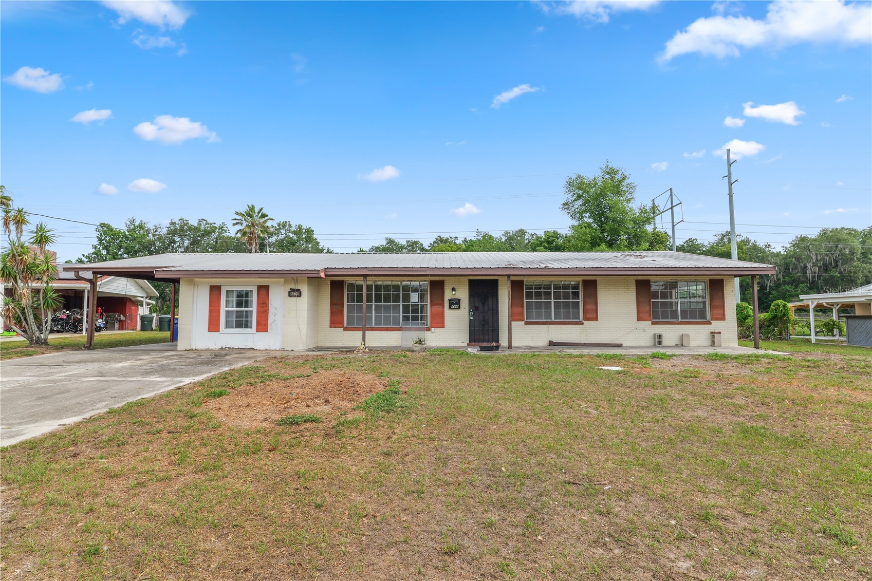 760 MANOR DRIVE