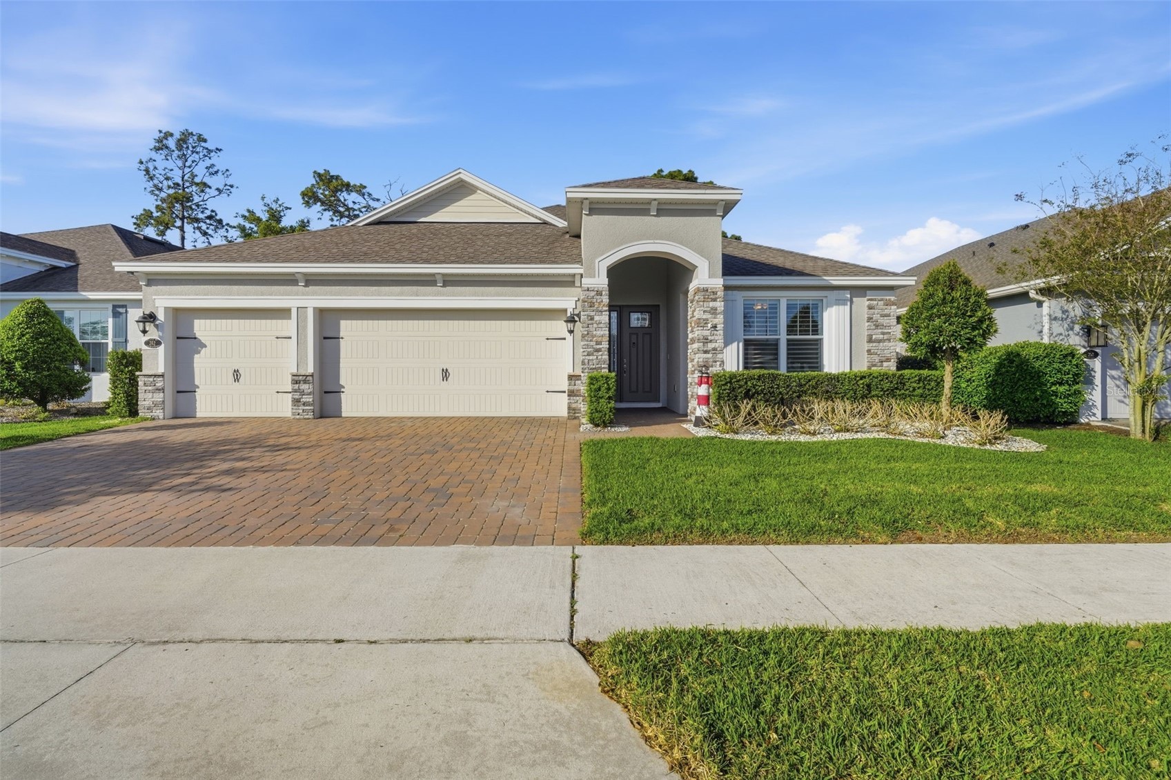 262 NORTHCOTE COURT