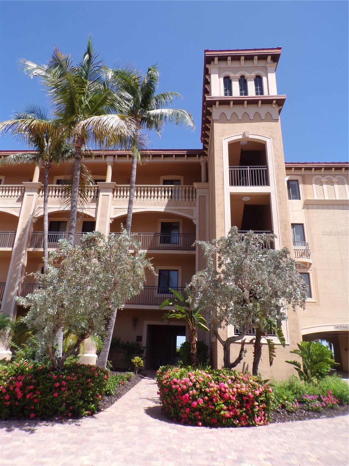 89 VIVANTE BOULEVARD 205