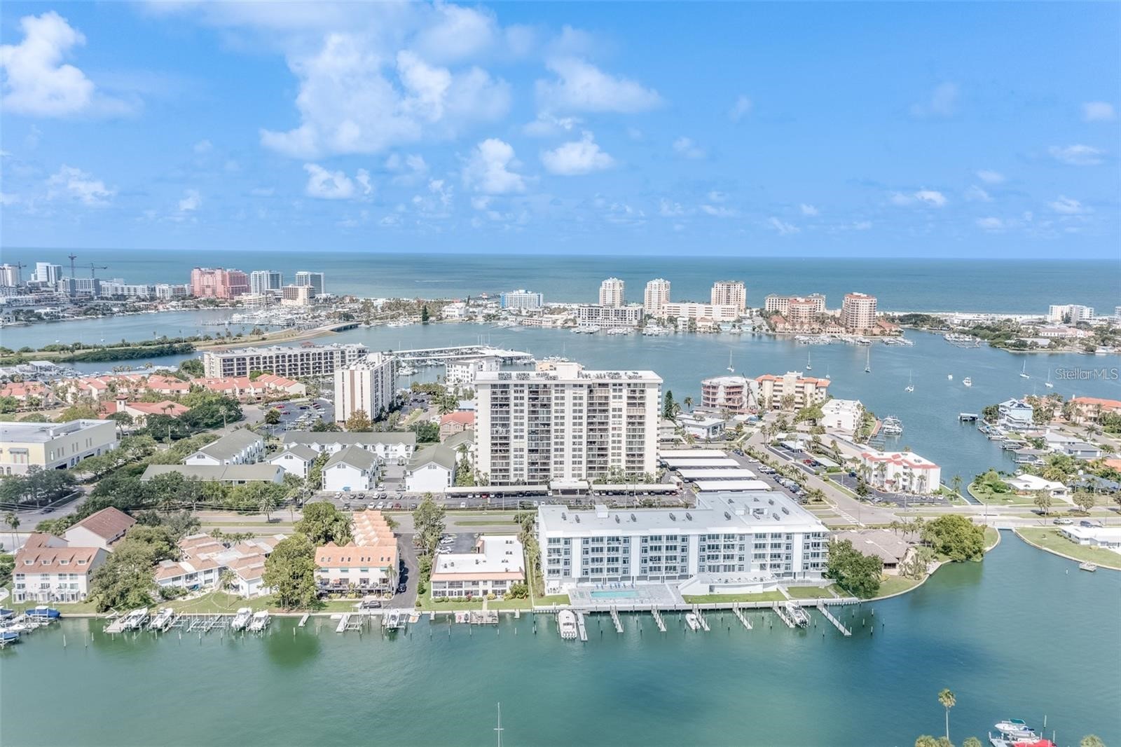 400 ISLAND WAY 908