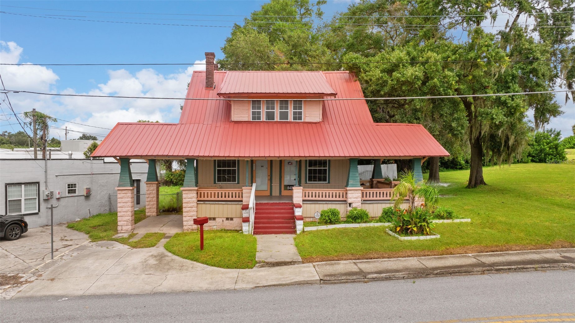 841 W LEMON STREET