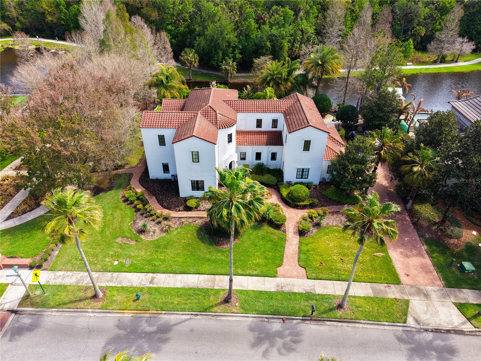 719 EASTLAWN DRIVE