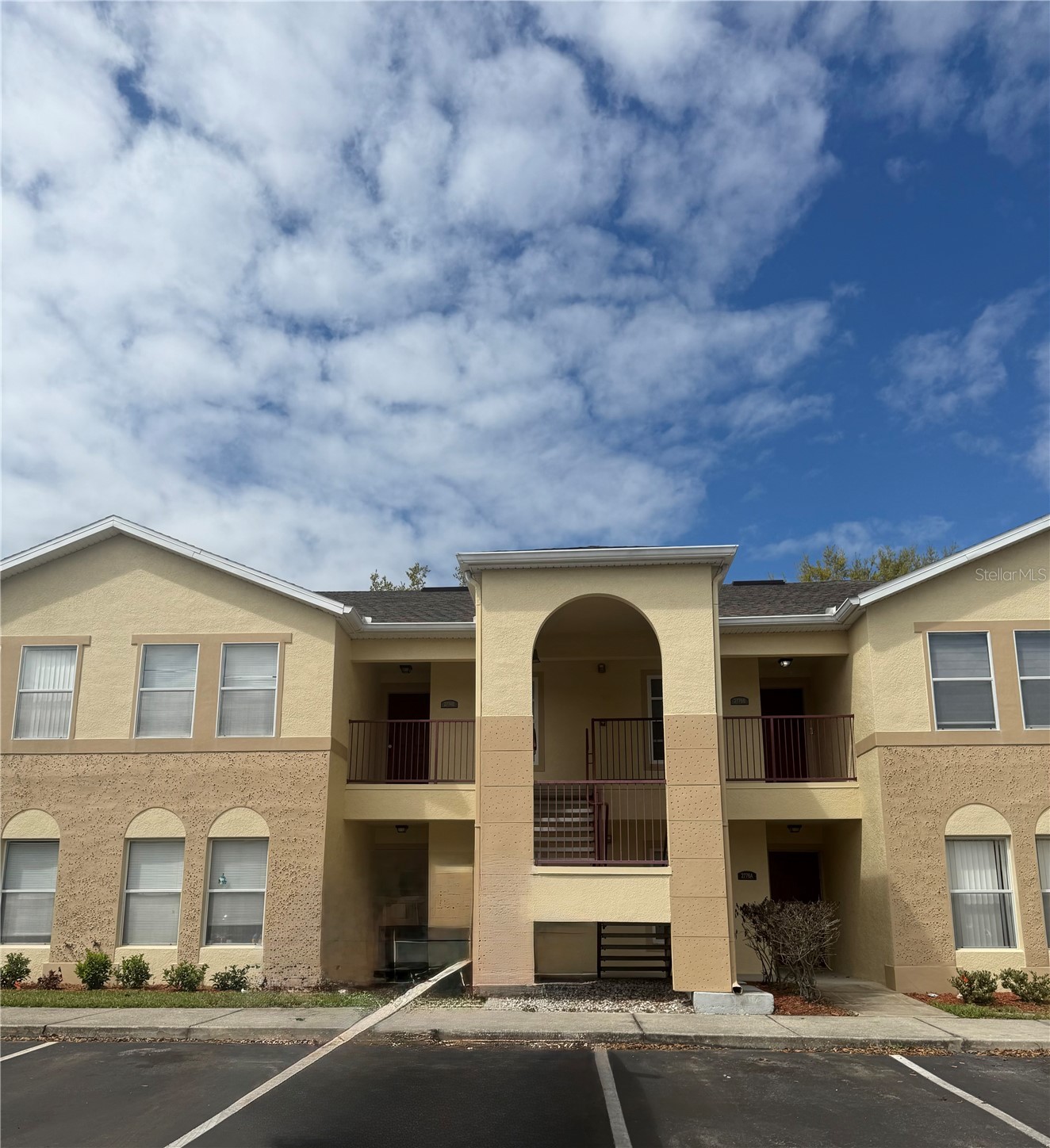 2774 CLUB CORTILE CIR B