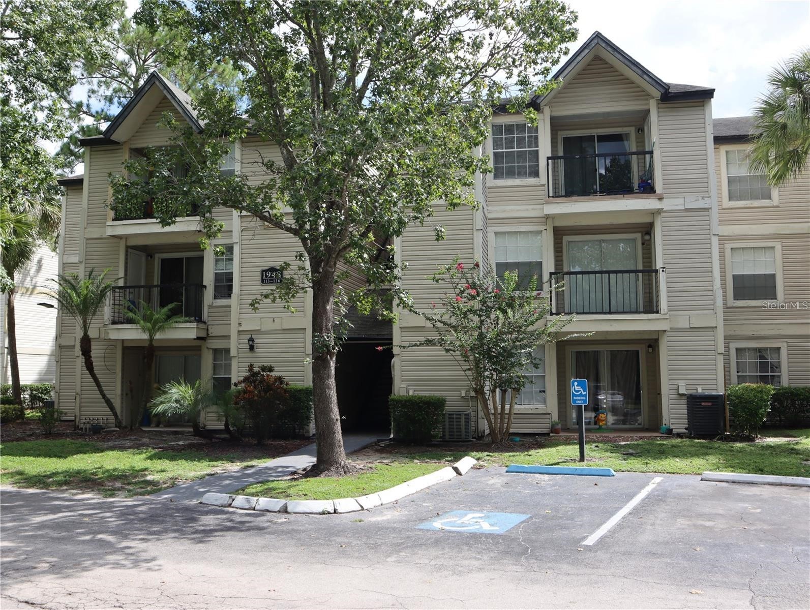 1948 LAKE ATRIUMS CIRCLE 118
