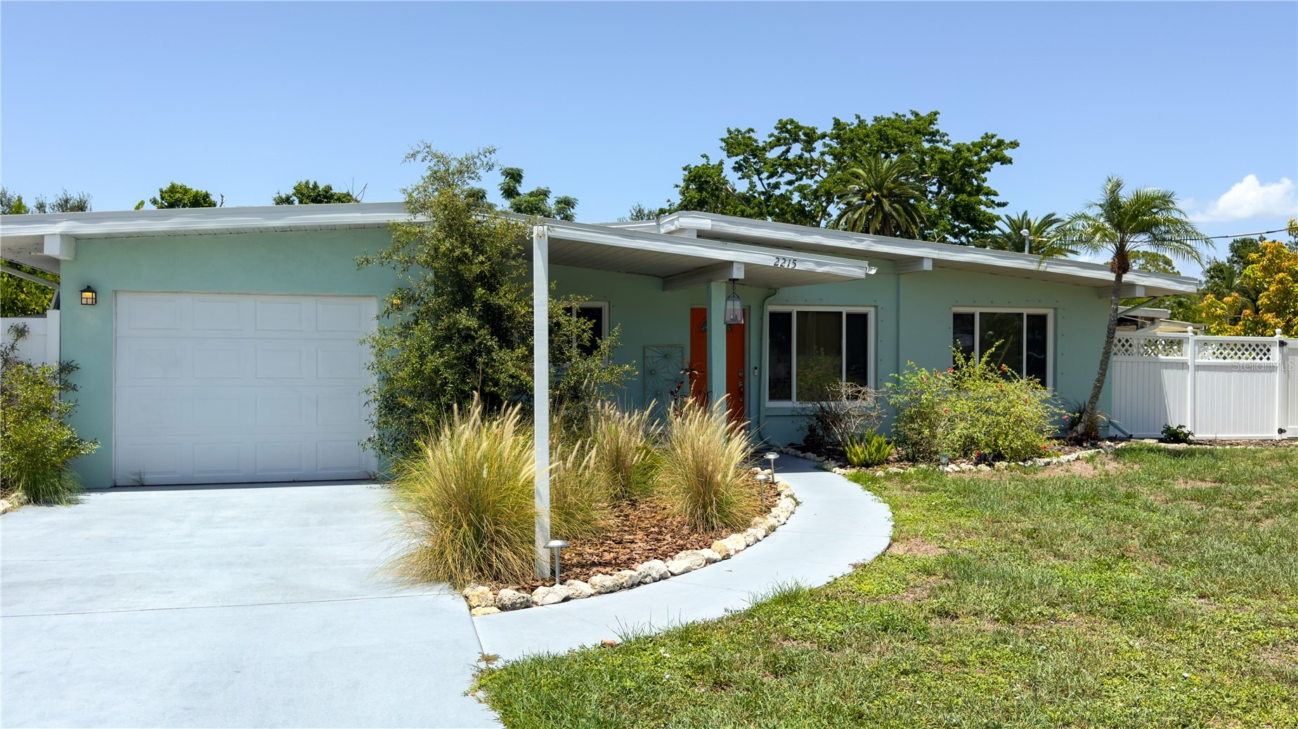 2215 ALVARADO LANE