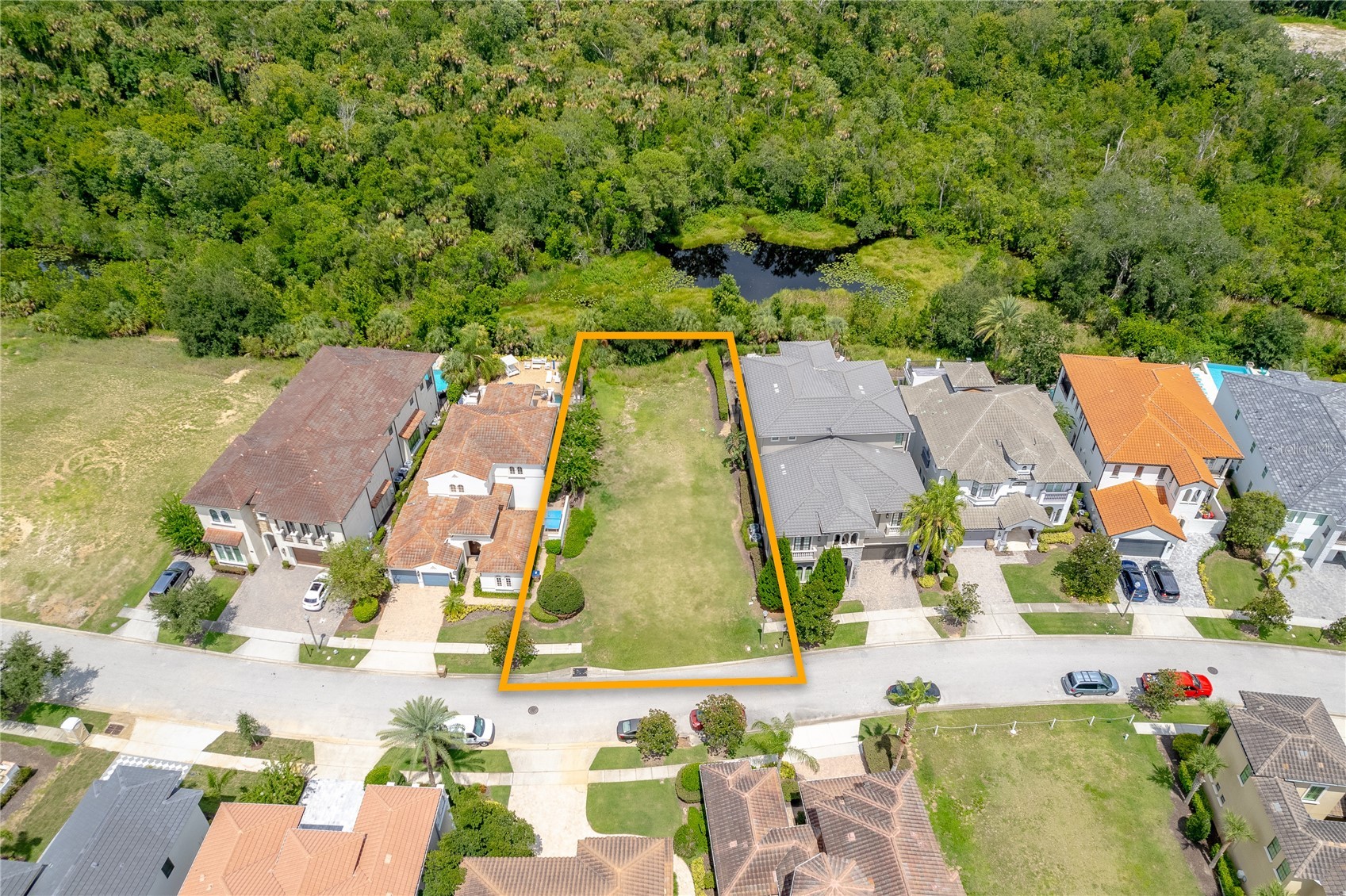 594 MUIRFIELD LOOP