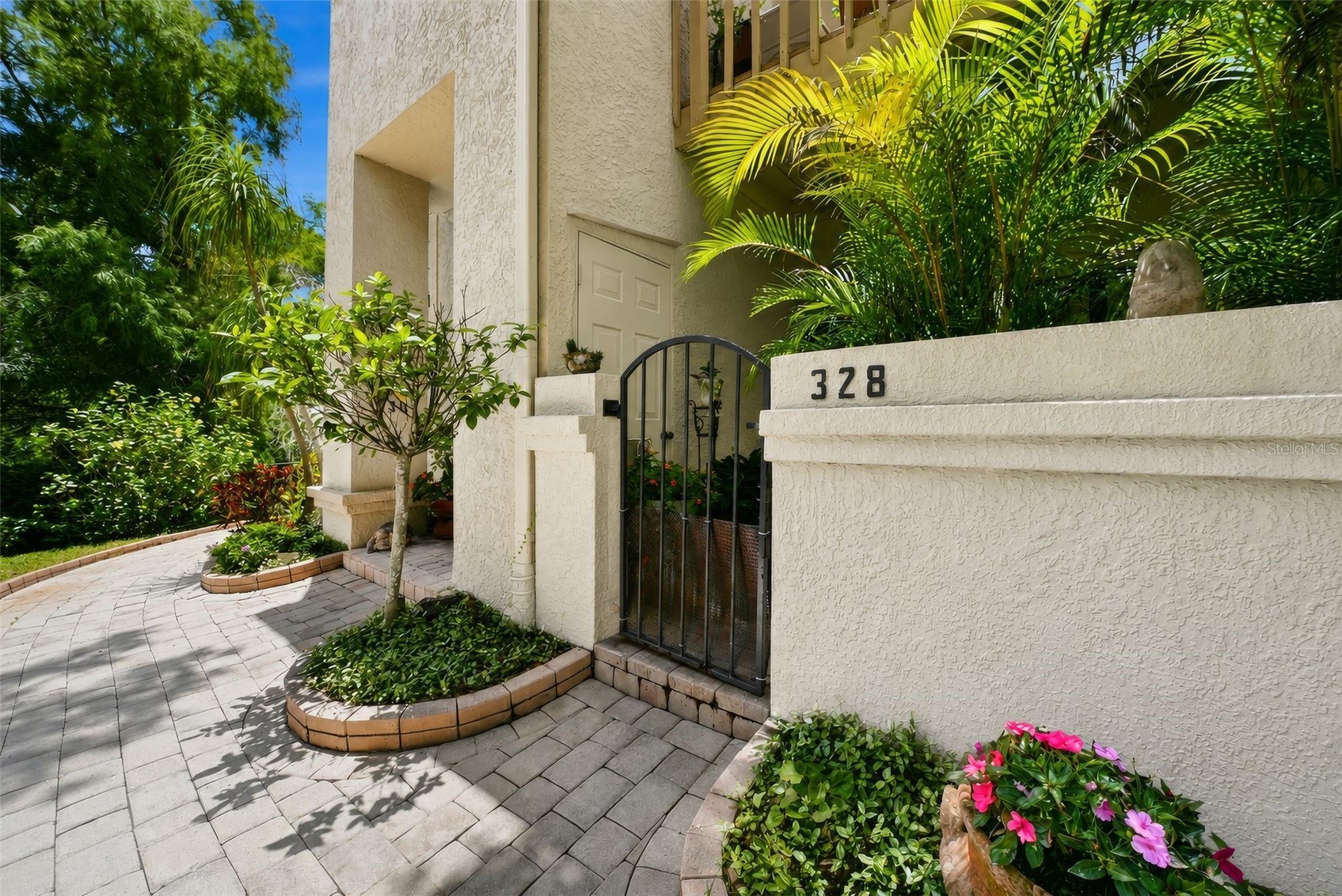 328 LOS PRADOS DRIVE 328