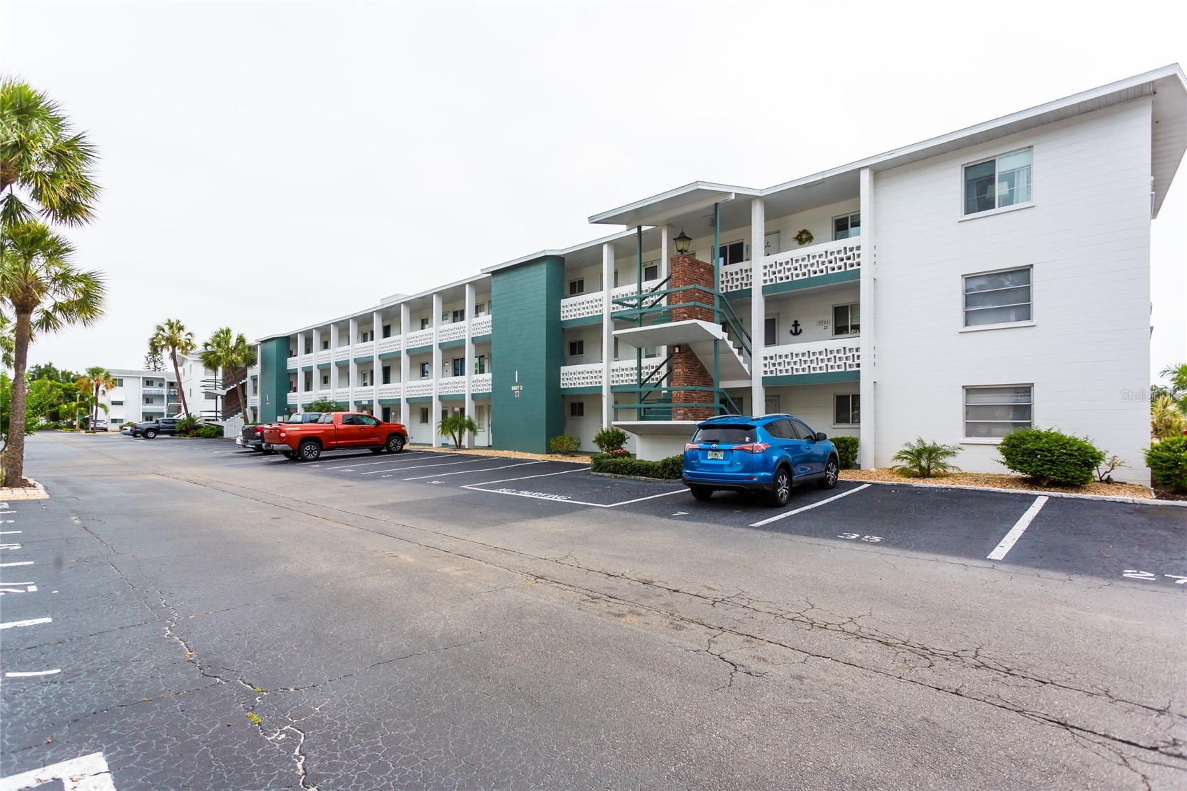 1875 SUNNY DRIVE G32