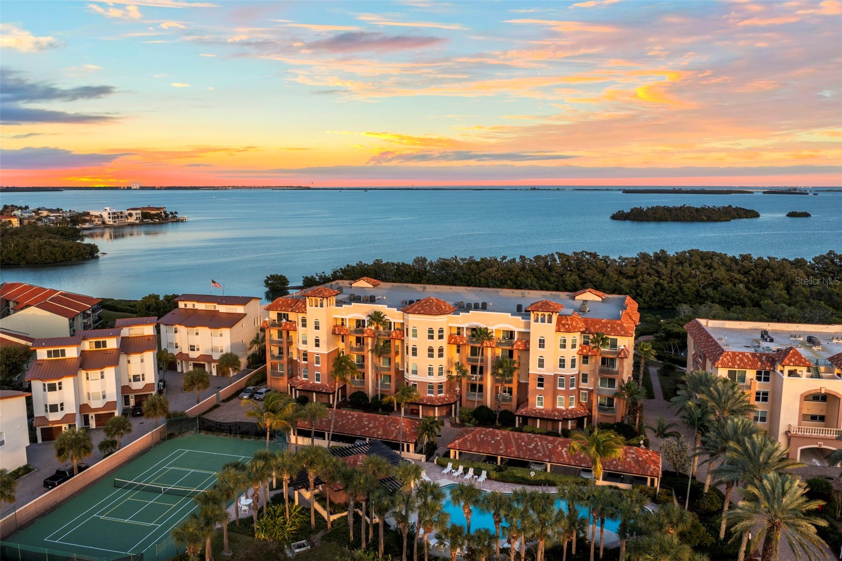 1645 PINELLAS BAYWAY S B2