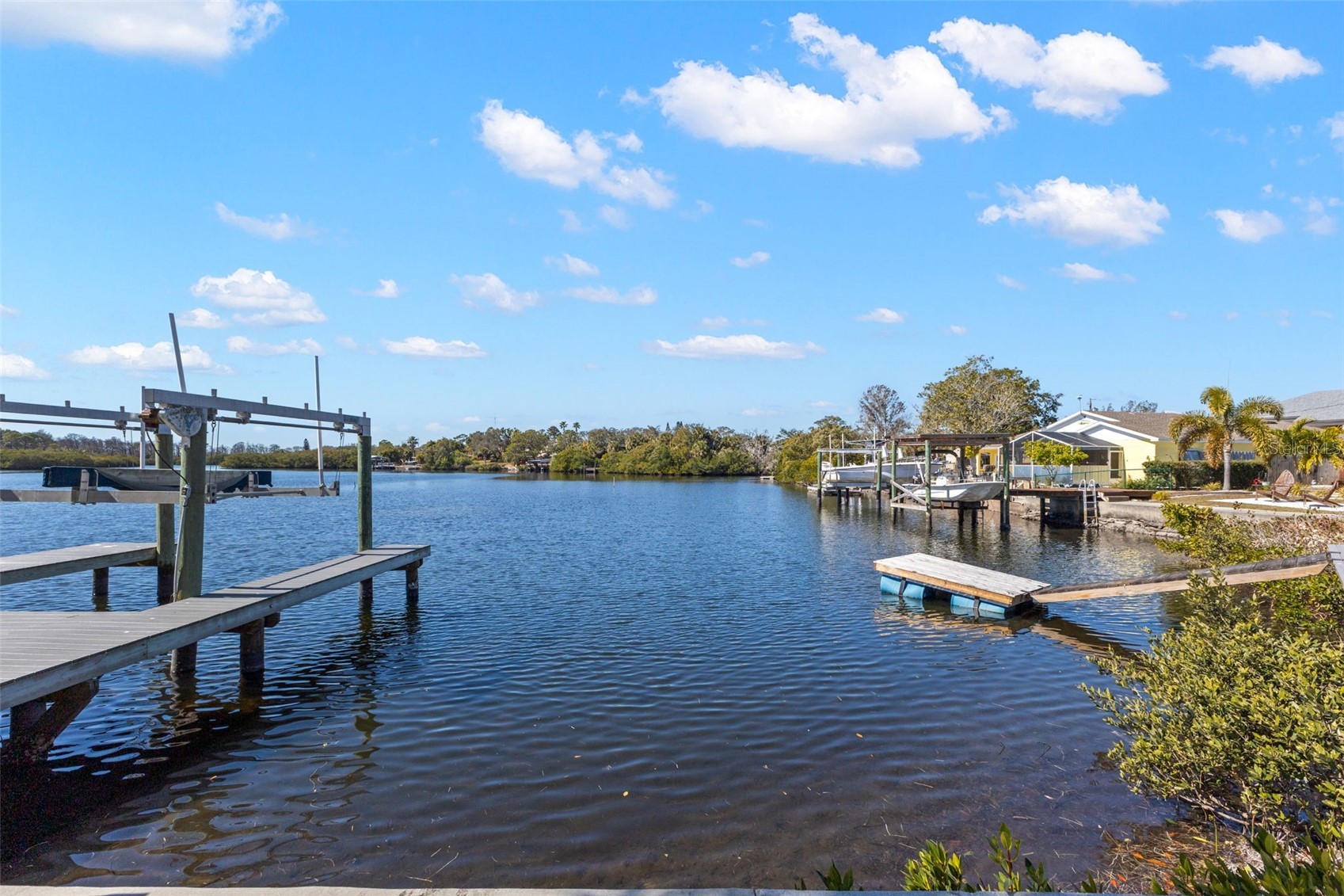 2138 BAYOU DRIVE
