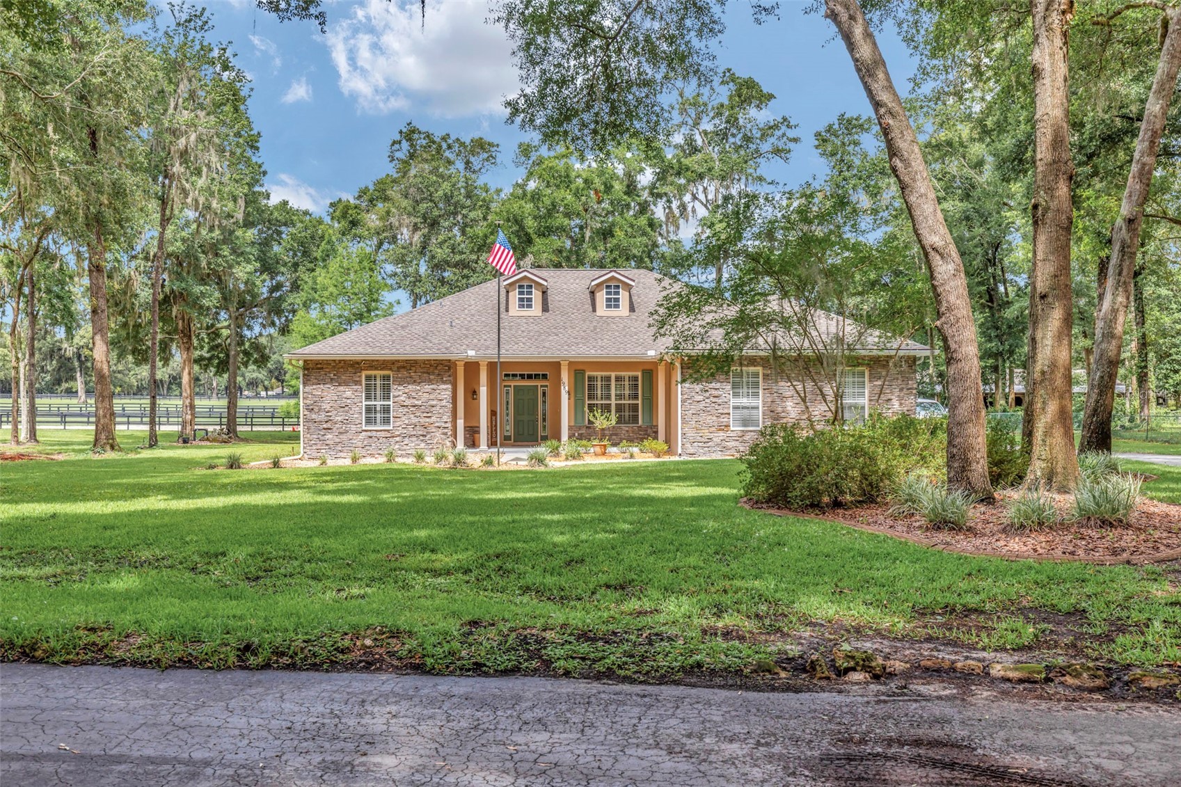 1989 NW 111TH LOOP