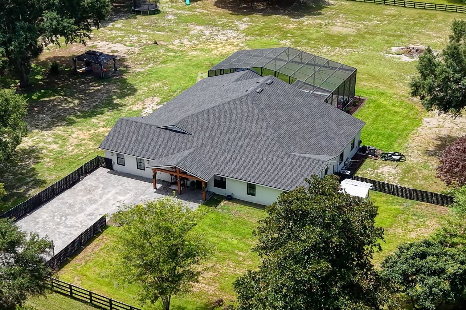 17224 OLD COUNTRY LANE