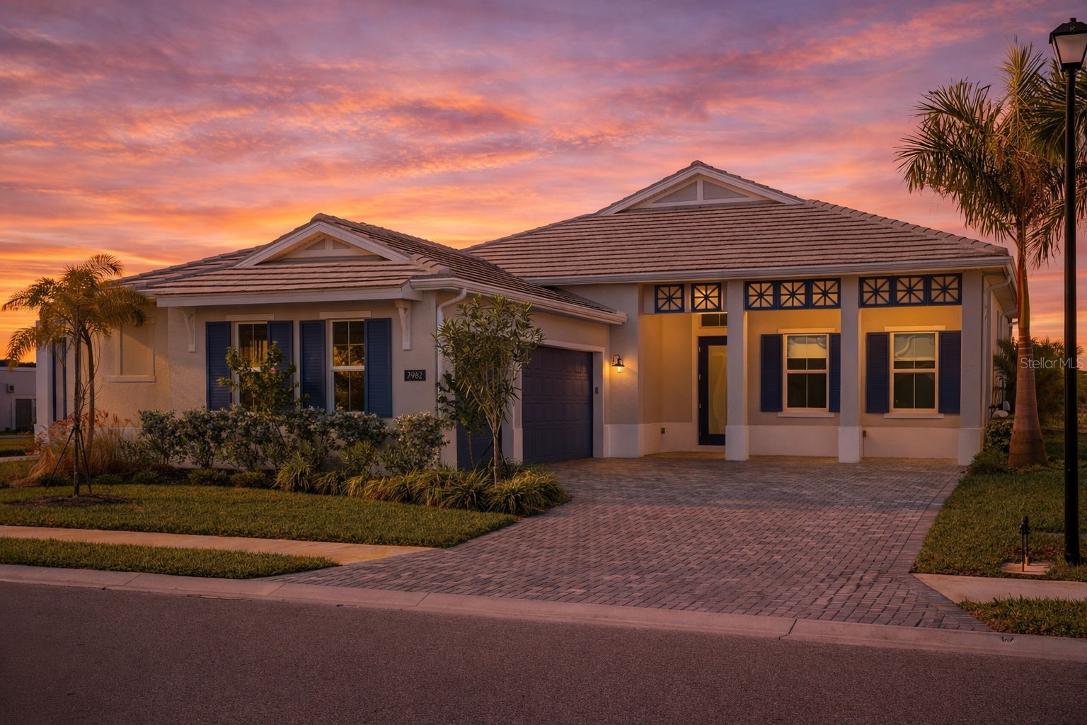 7982 REDONDA LOOP