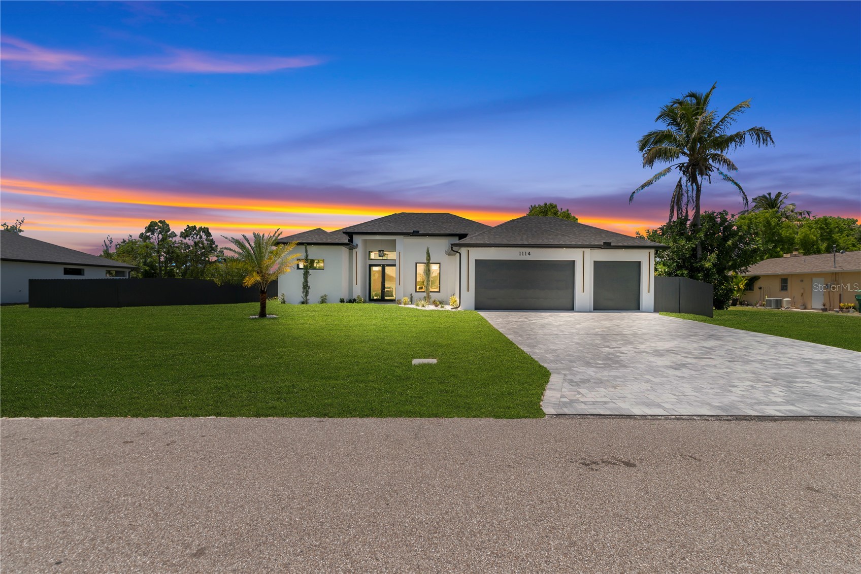 1114 SW 8TH PL