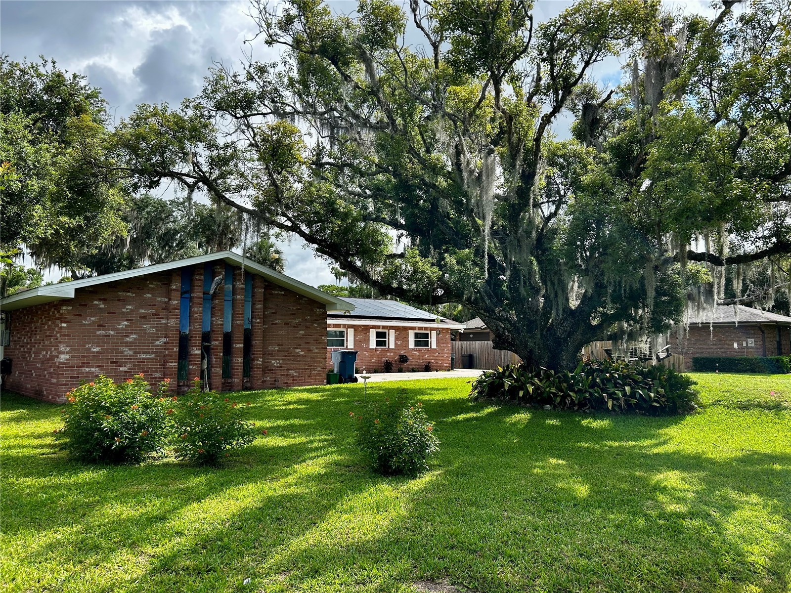 2950 N SHELL ROAD