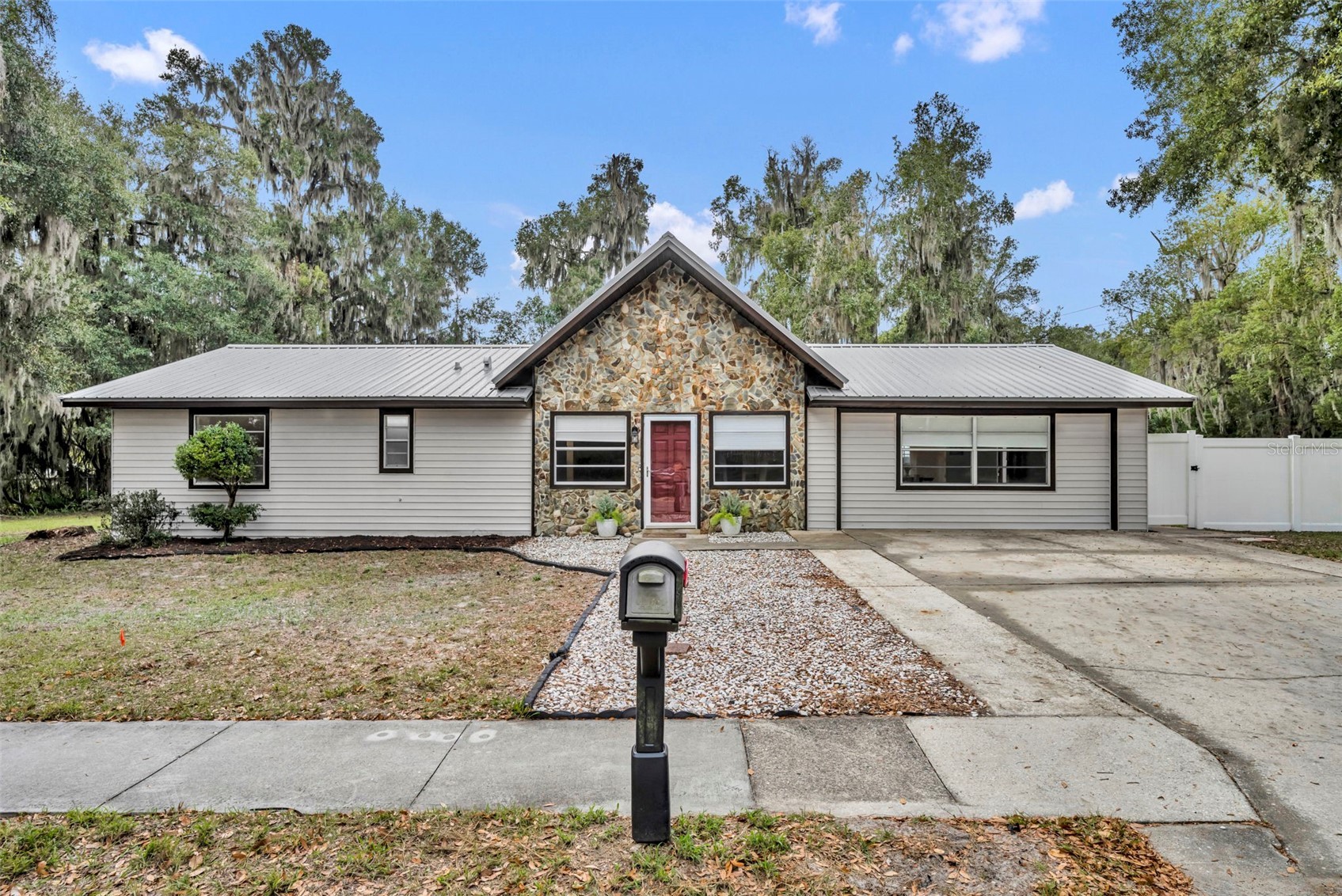 1240 W VOORHIS AVENUE