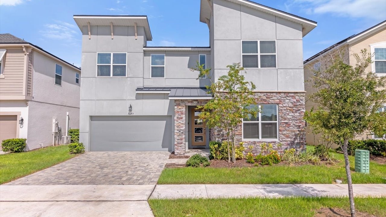2089 TROPICAL PALMS CIRCLE