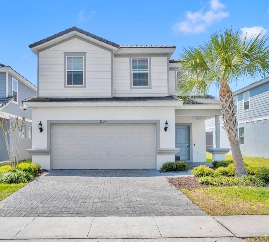 7204 OAKMOSS LOOP