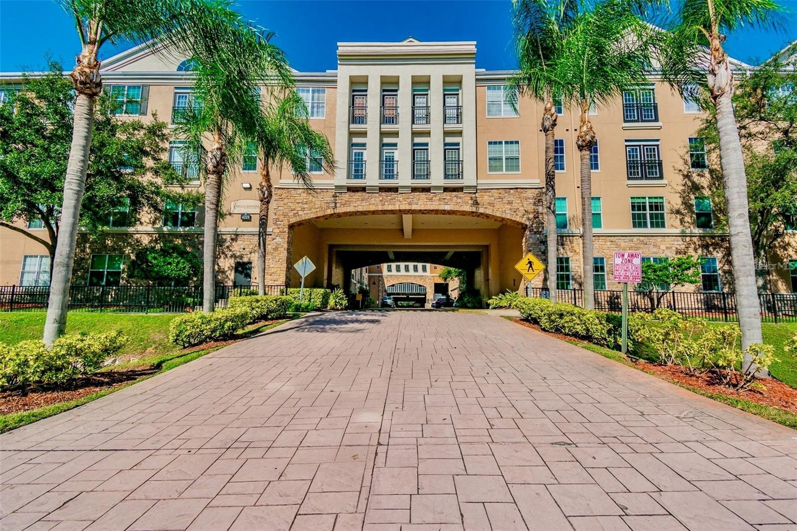 4221 W SPRUCE STREET 2323