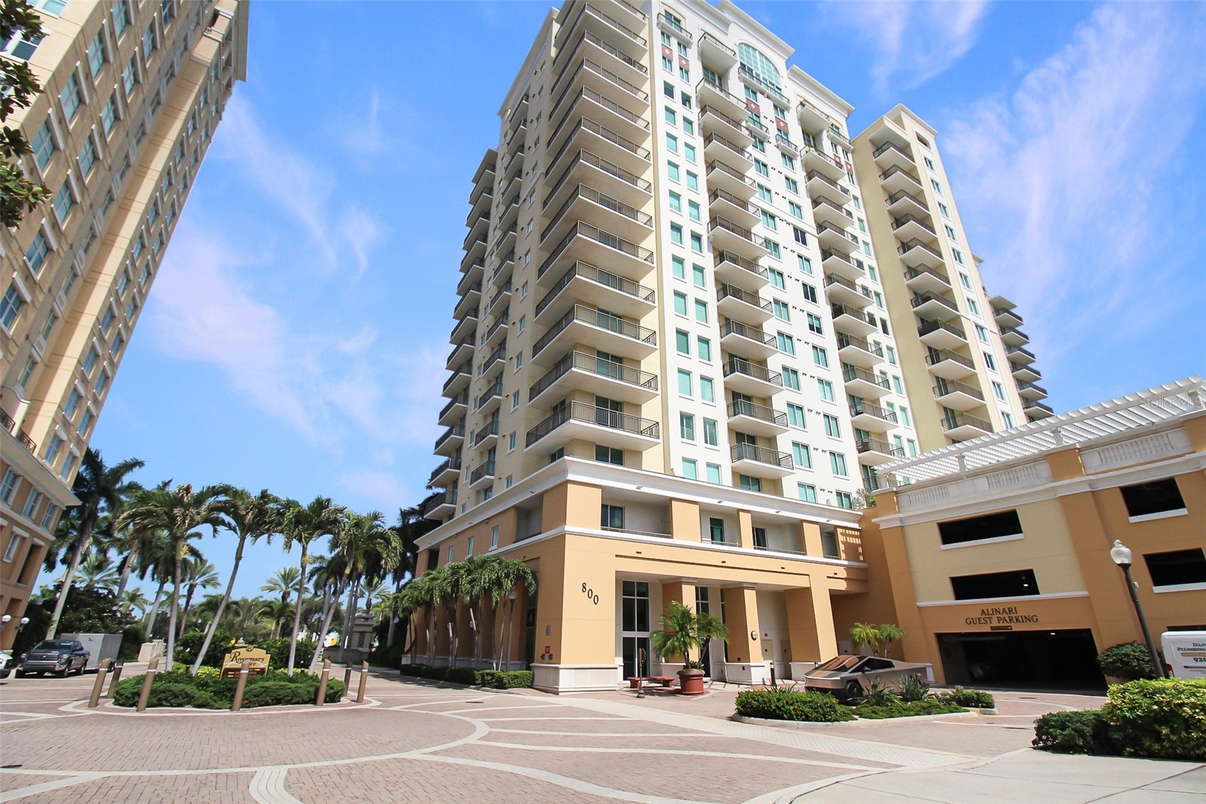 800 N TAMIAMI TRAIL 806