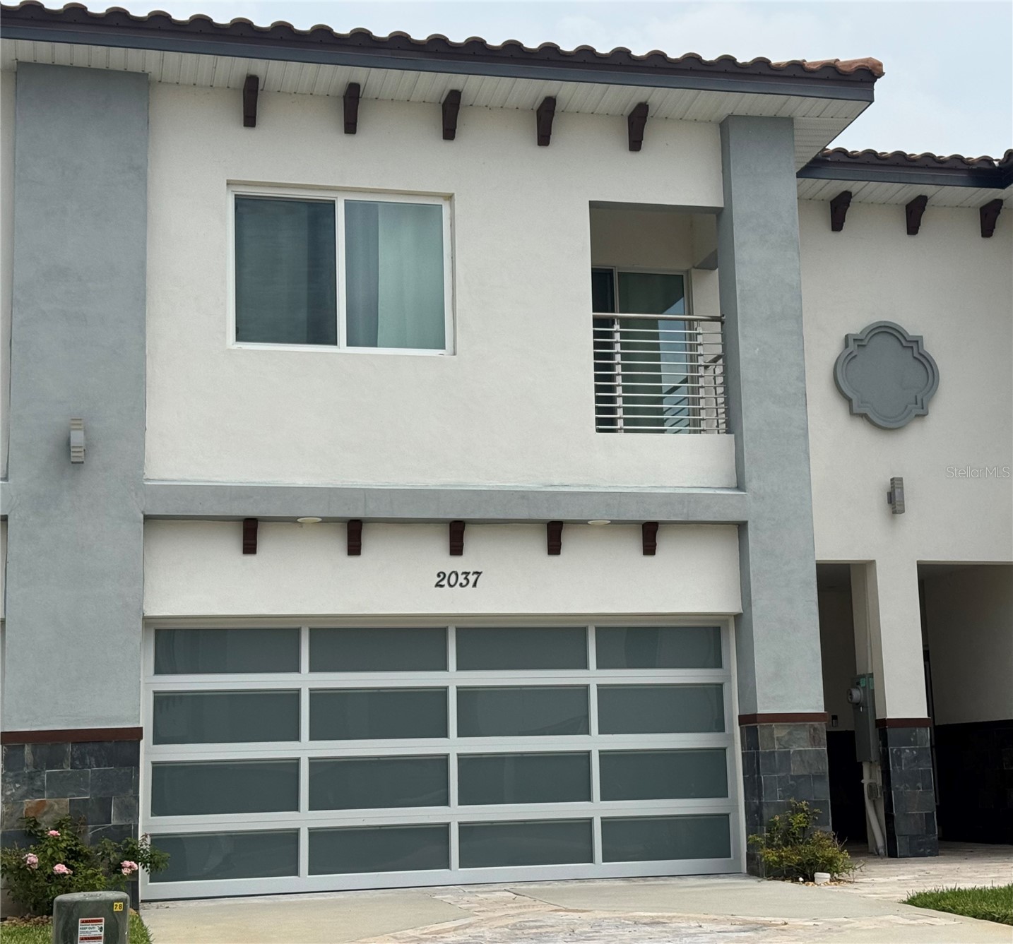2037 GREENBRIAR TERRACE