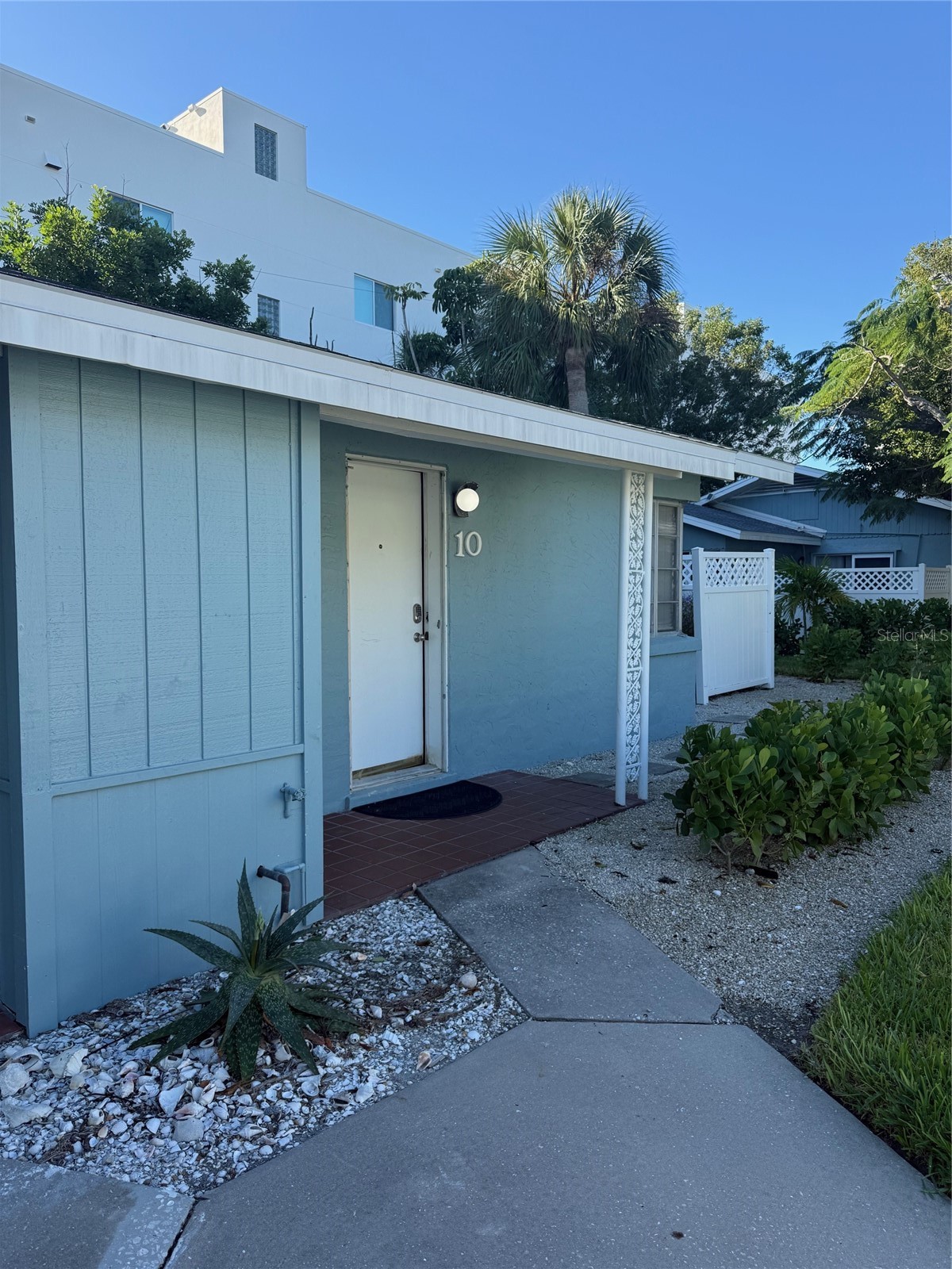 170 ROOSEVELT DRIVE 10