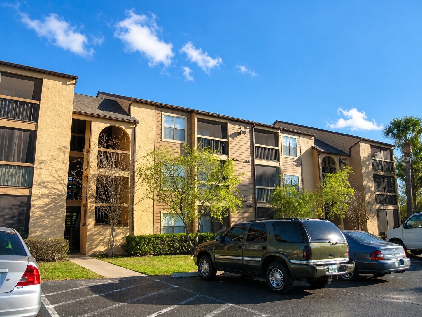 2031 CASCADES BOULEVARD 103