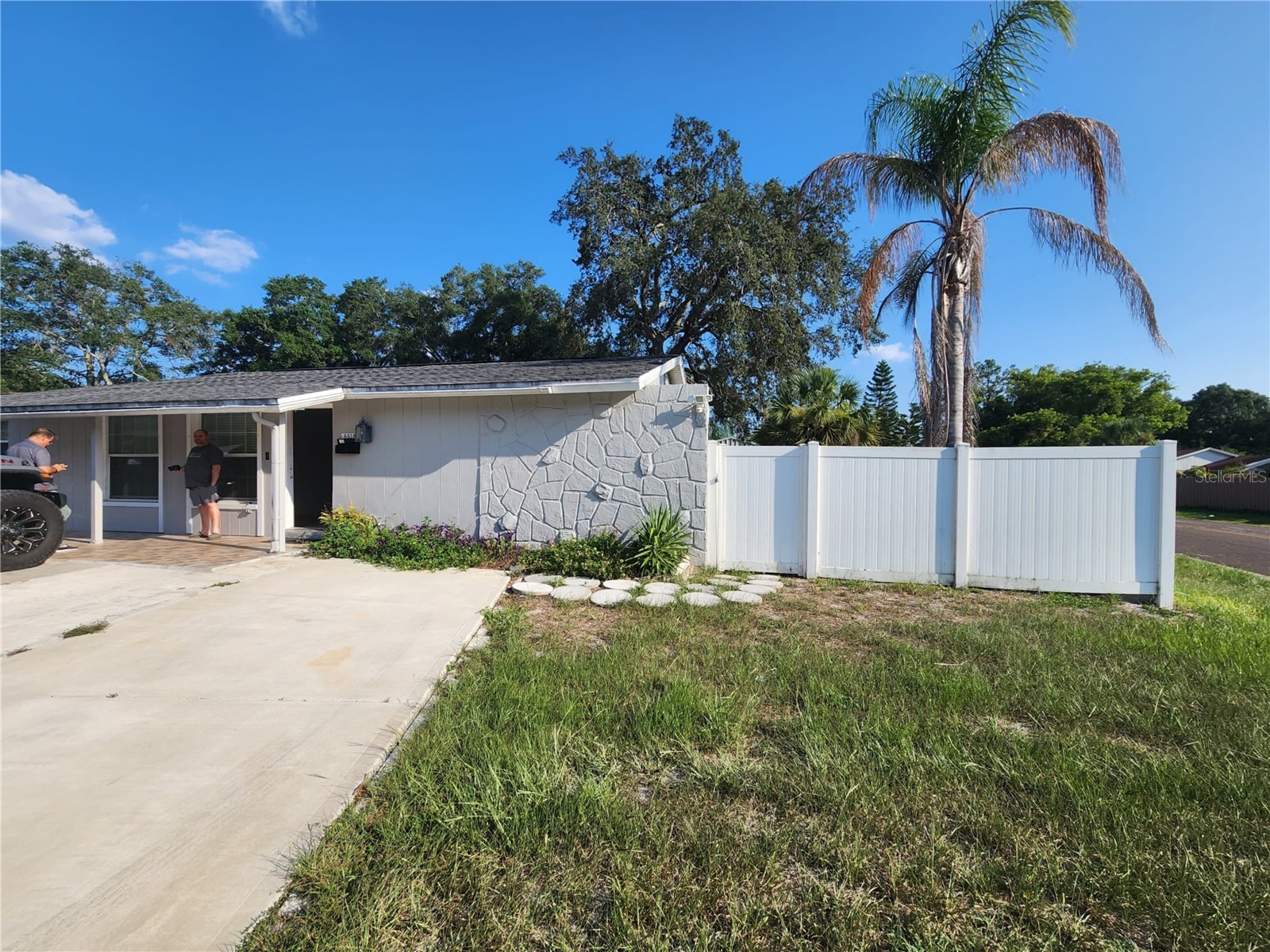 8518 WOODLAKE DRIVE