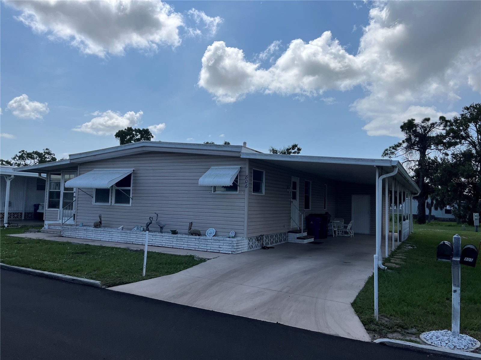 806 JOLANDA CIRCLE