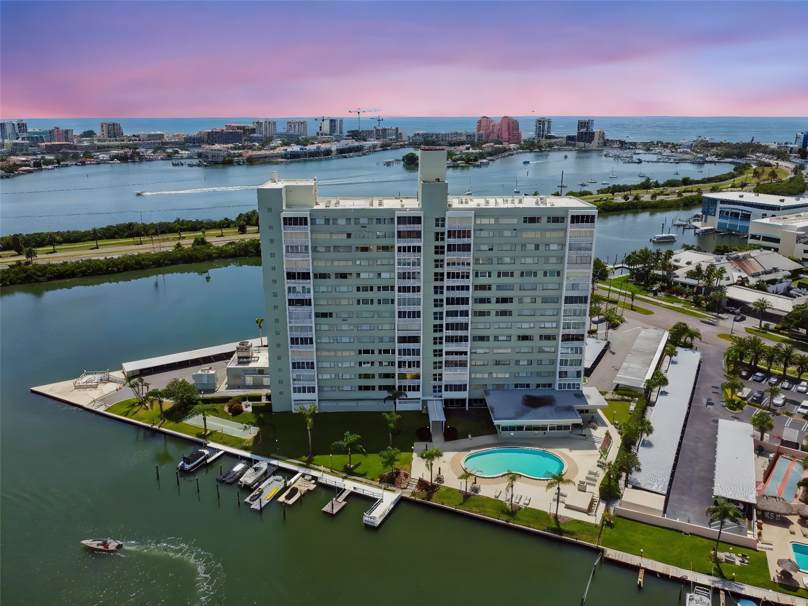31 ISLAND WAY 609