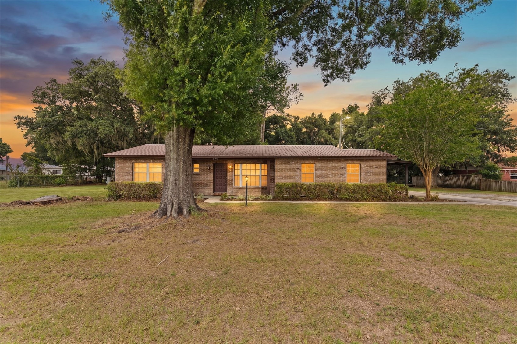 2803 E TRAPNELL ROAD