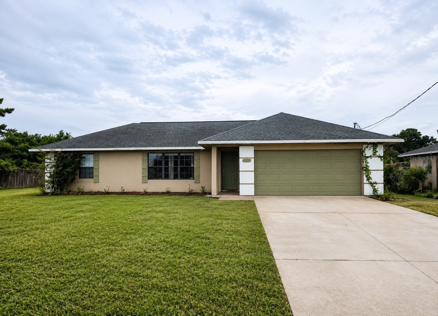 125 OAK CIRCLE