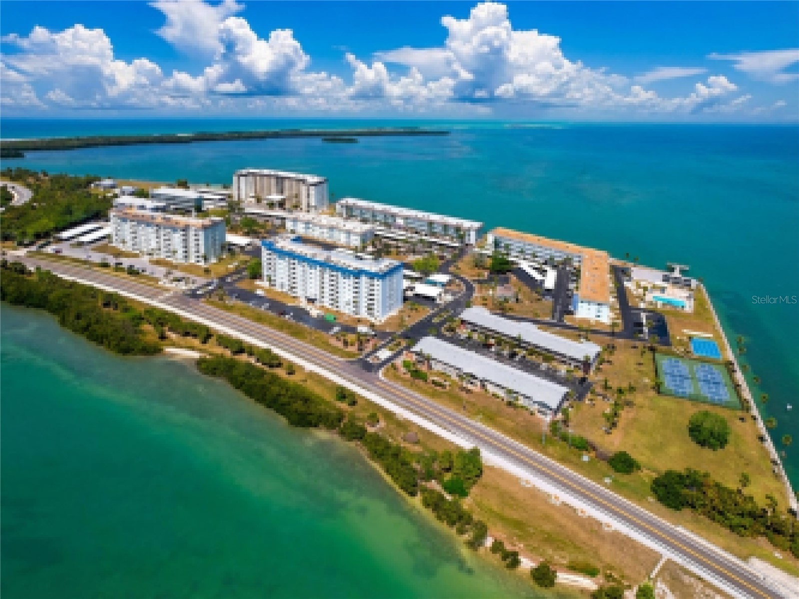 7 ISLAND PARK PLACE 204