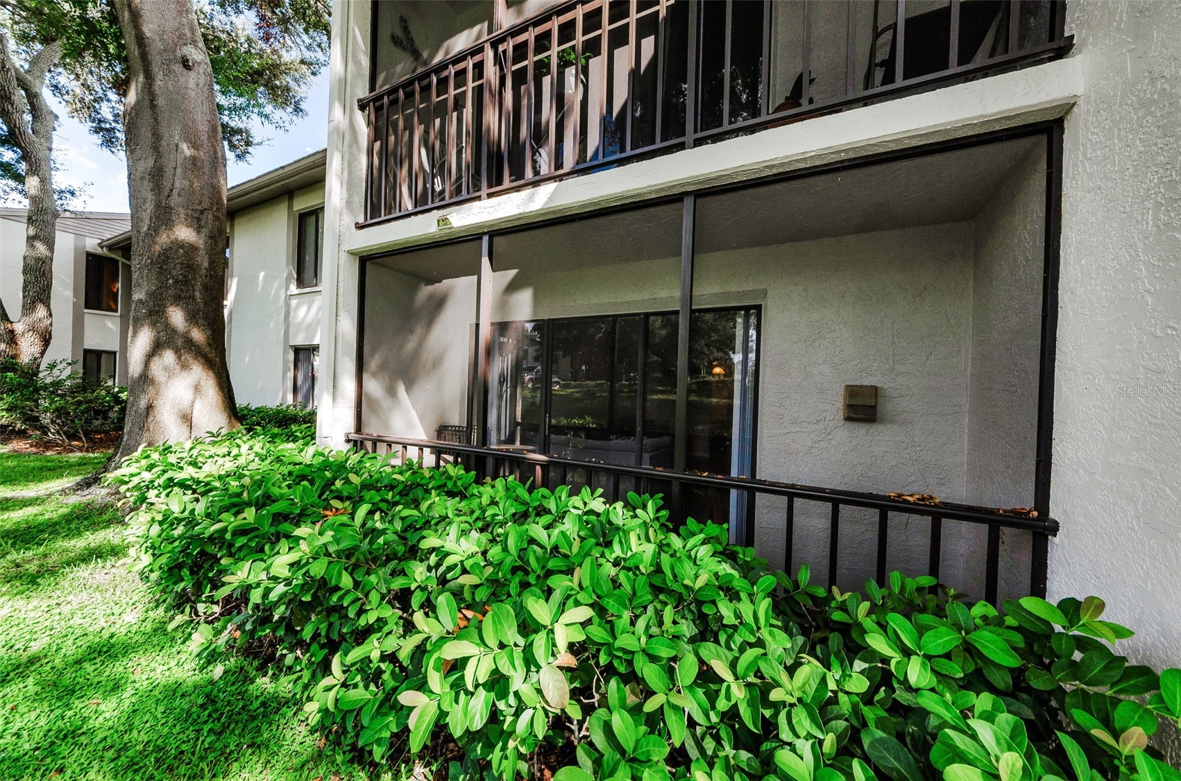 2575 PINE RIDGE WAY S E1