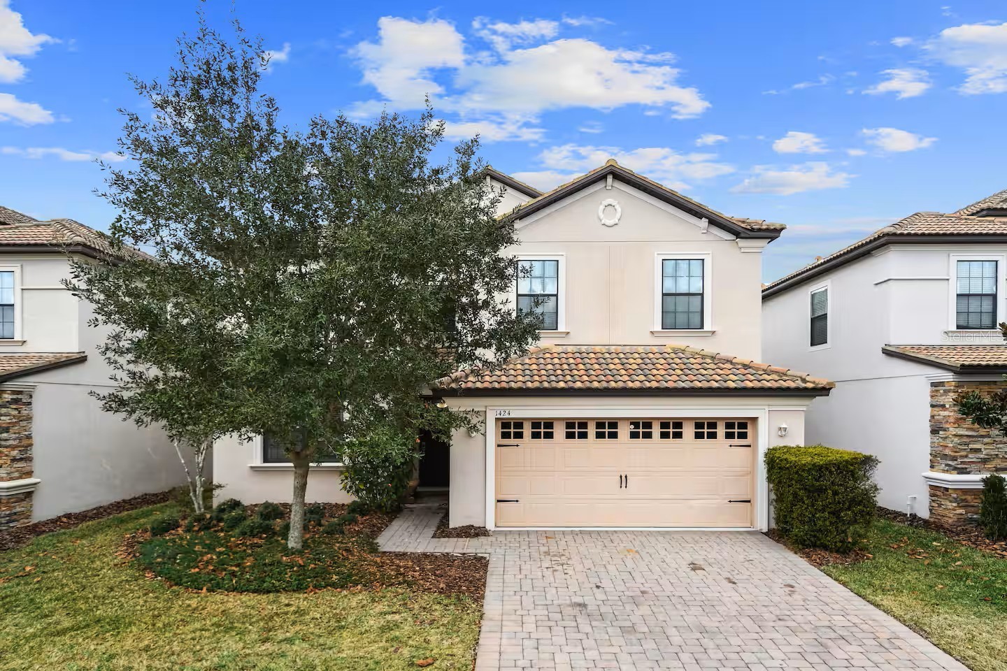 1424 THUNDERBIRD ROAD