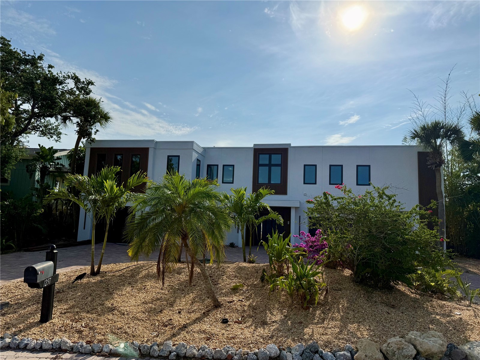 1257 TREE BAY LANE