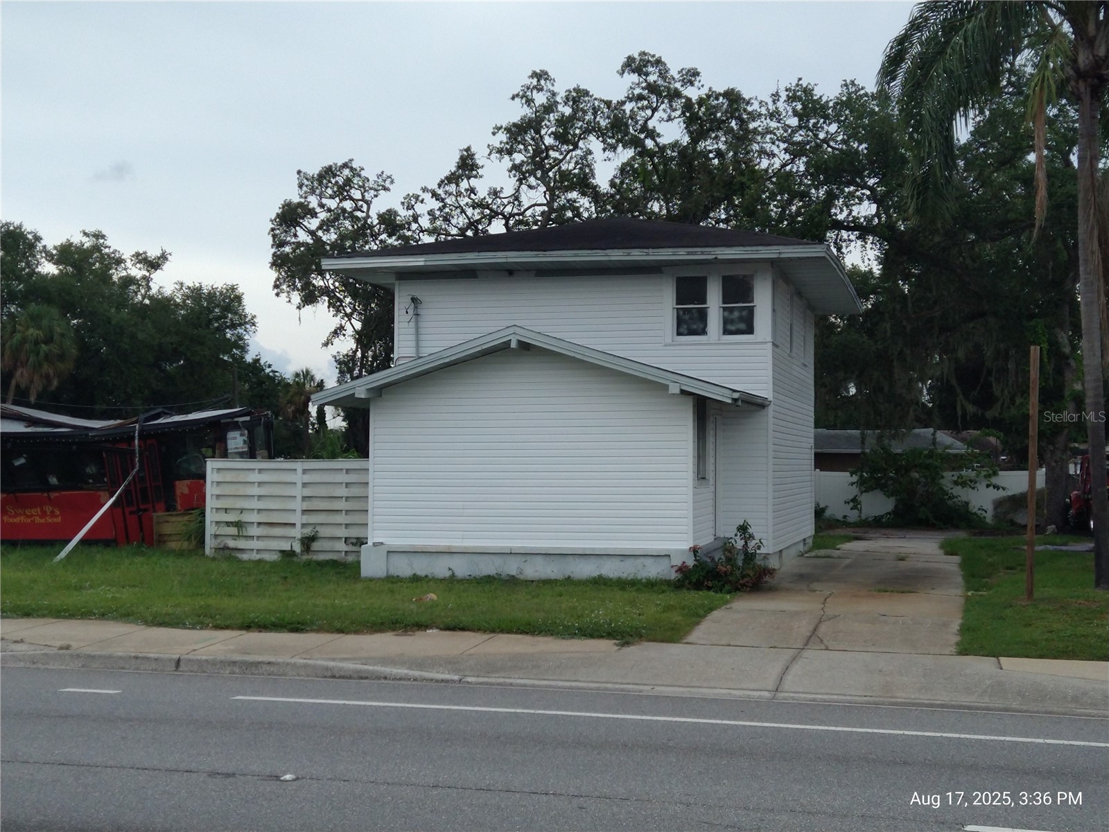 909 and 911 WEST HILLSBOROUGH AVENUE