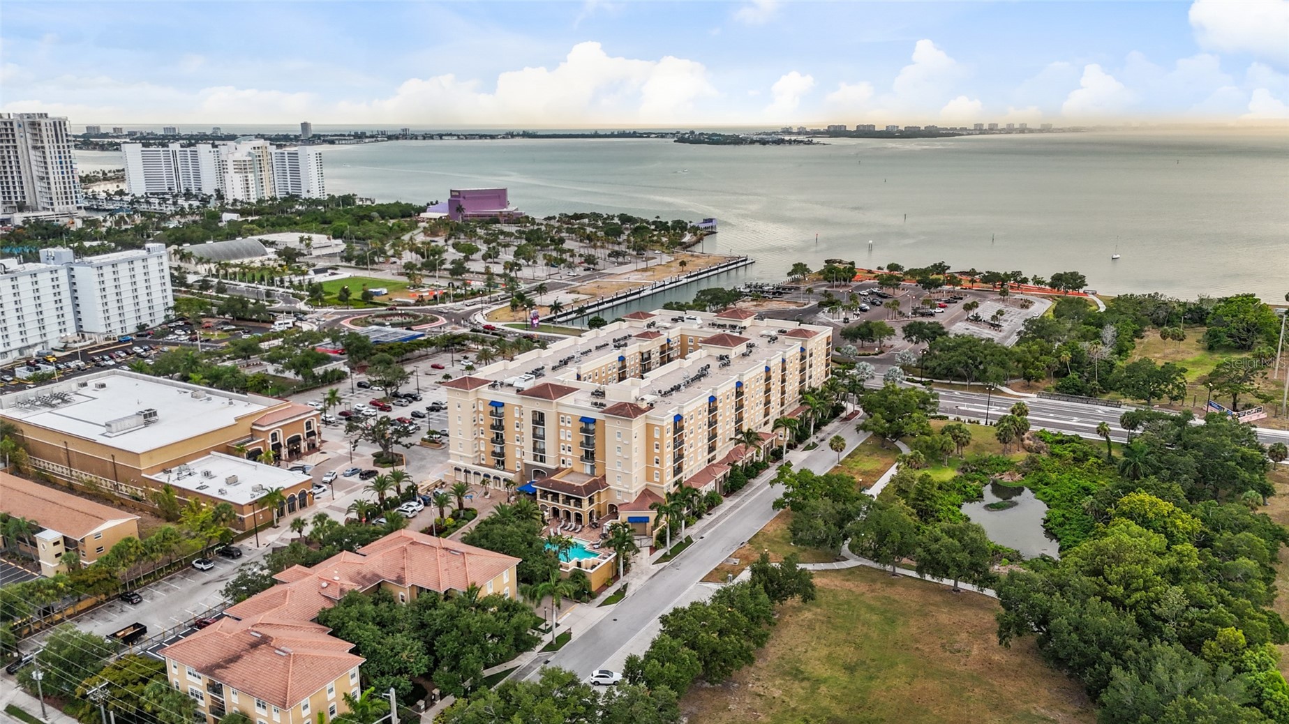 1064 N TAMIAMI TRAIL 1525