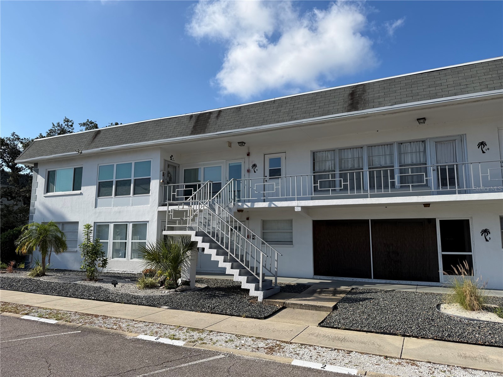 1221 DREW STREET D9