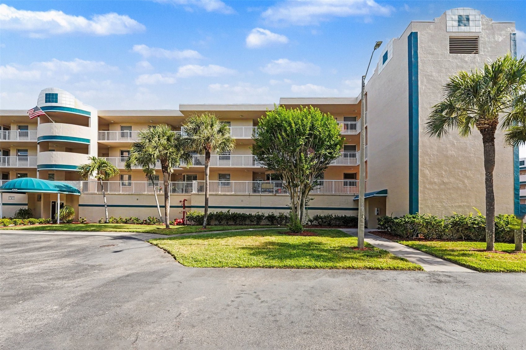 6205 SHORELINE DRIVE 1106