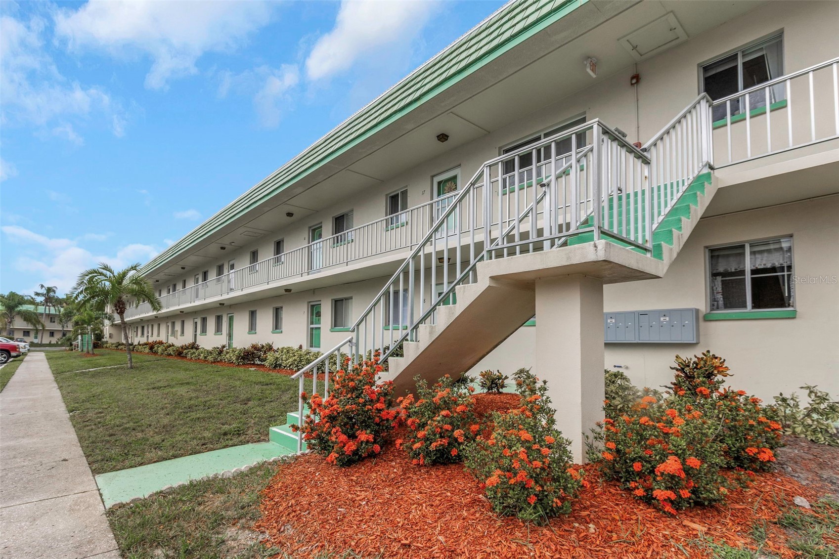 2001 GREENBRIAR BOULEVARD 17