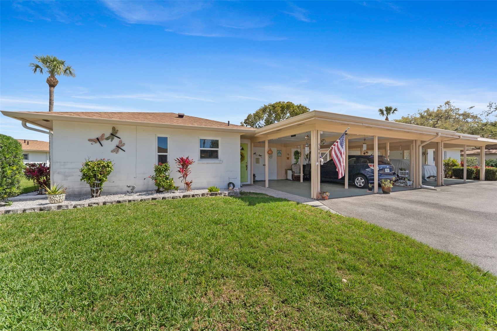 5061 LIVE OAK CIRCLE
