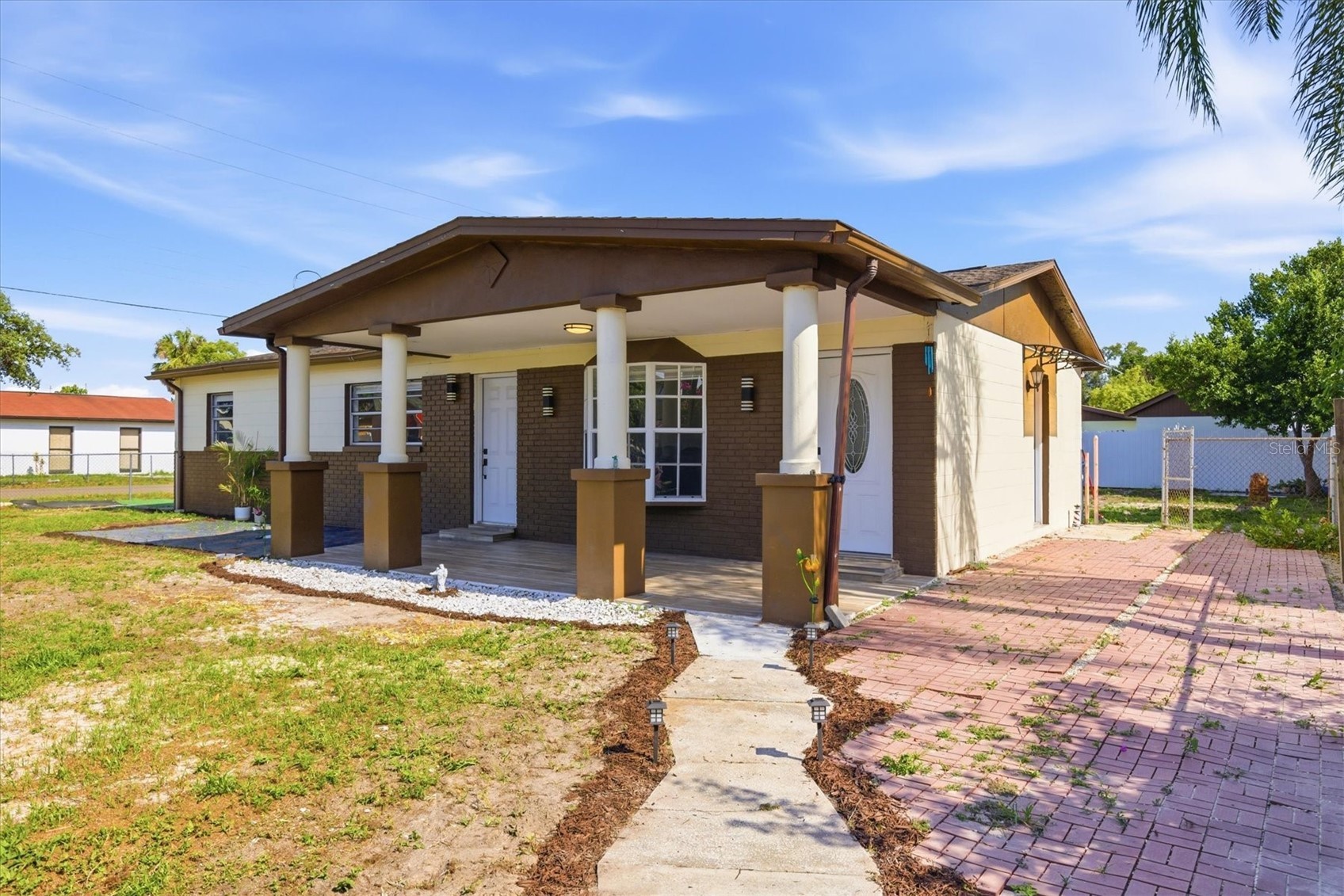 3002 W HAYA STREET