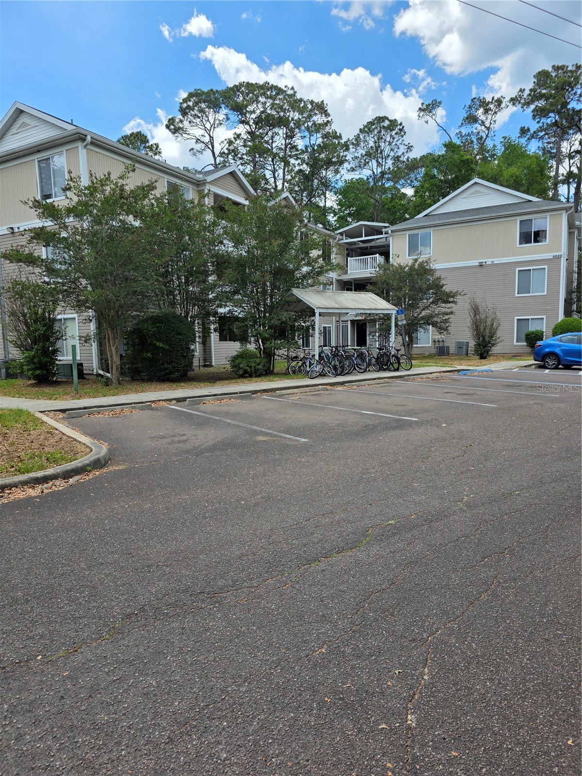 4000 SW 23RD STREET 6-305
