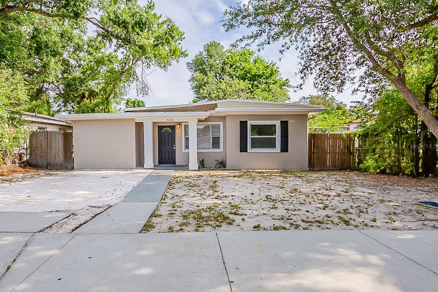 4226 E EMMA STREET