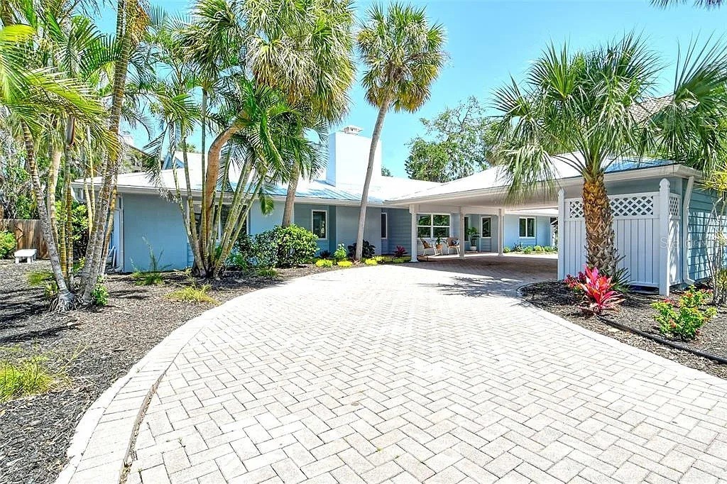 4852 FEATHERBED LANE