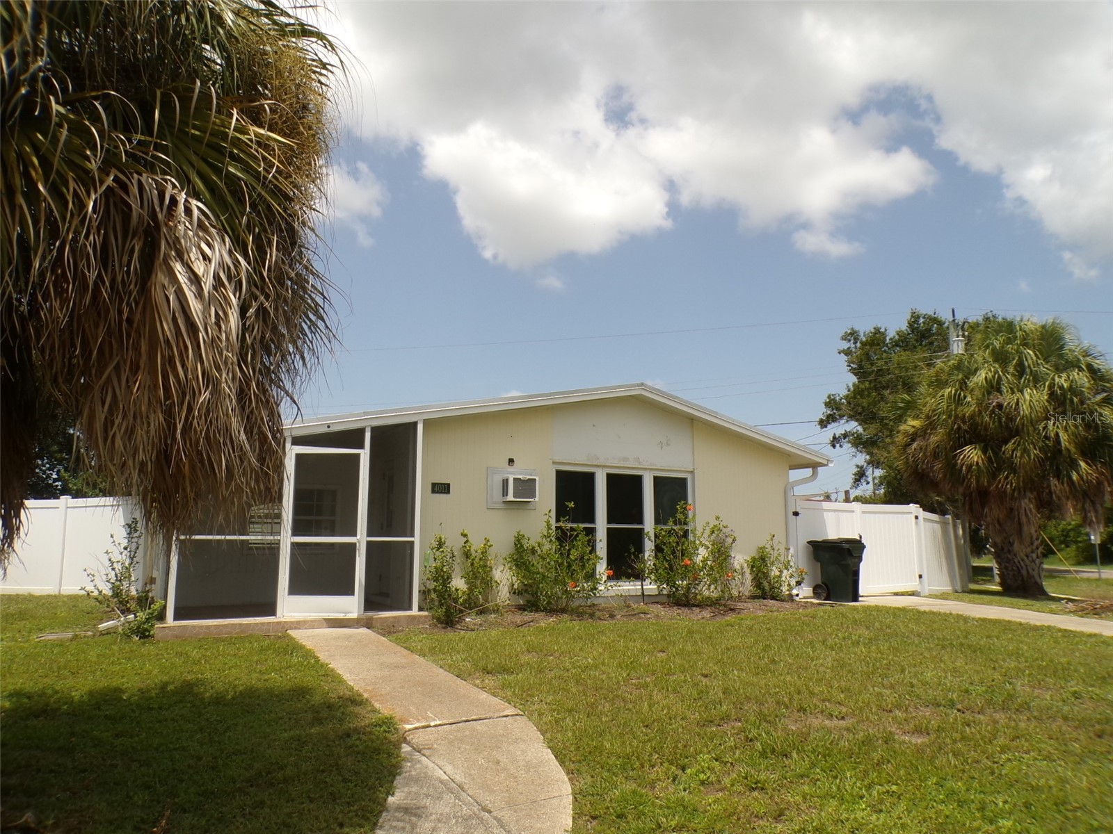 4011 GROBE STREET