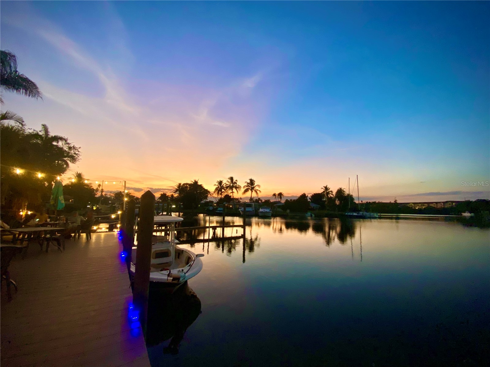 7150 N TAMIAMI TRAIL S521