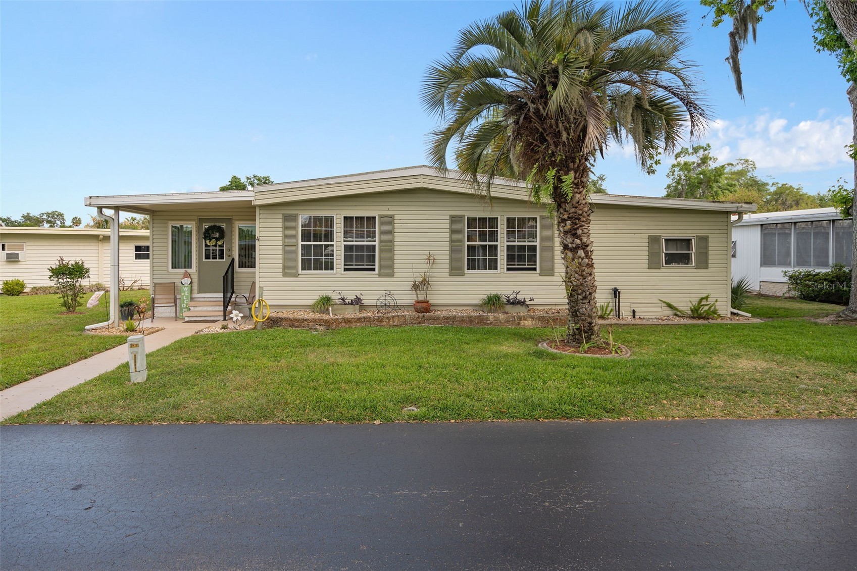 4 GALLINULE COURT