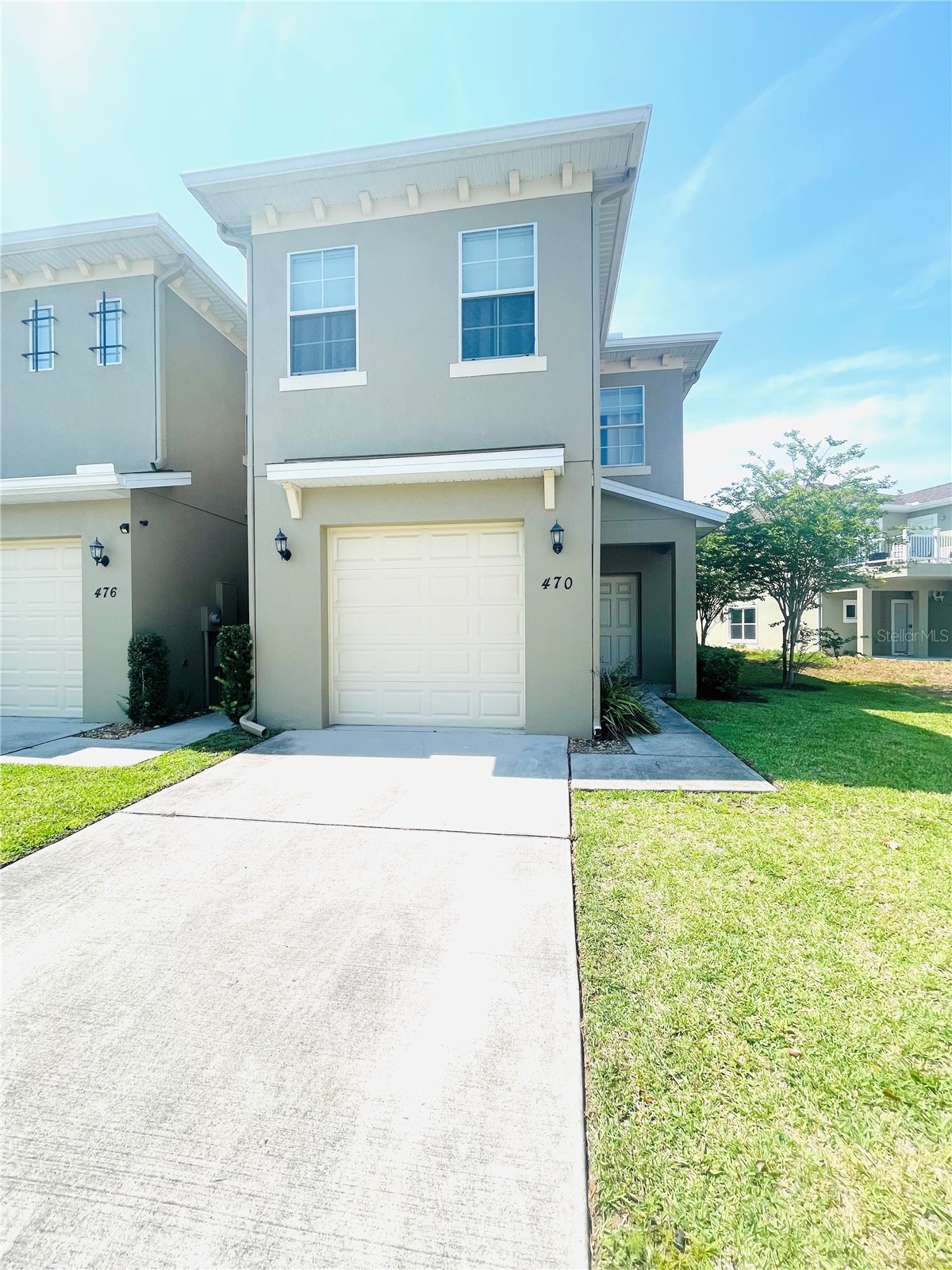 470 LAKE SHORE PARKWAY
